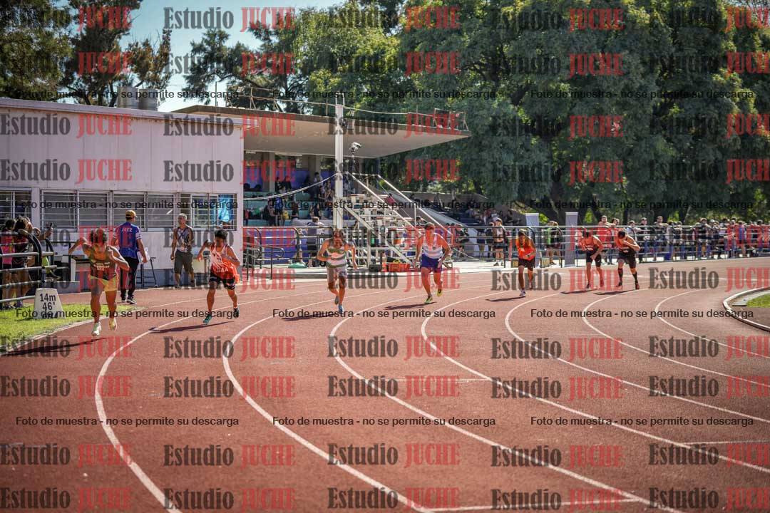 Fotos de los 800 m llanos de varones