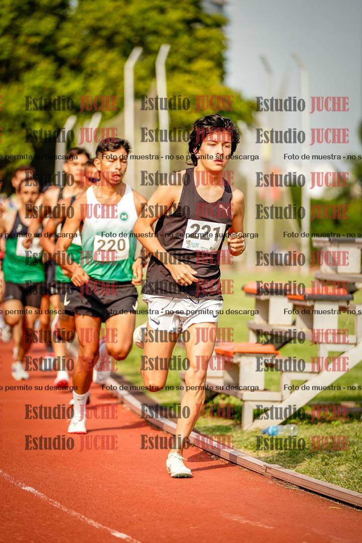 Fotos de los 3000 m llanos de varones
