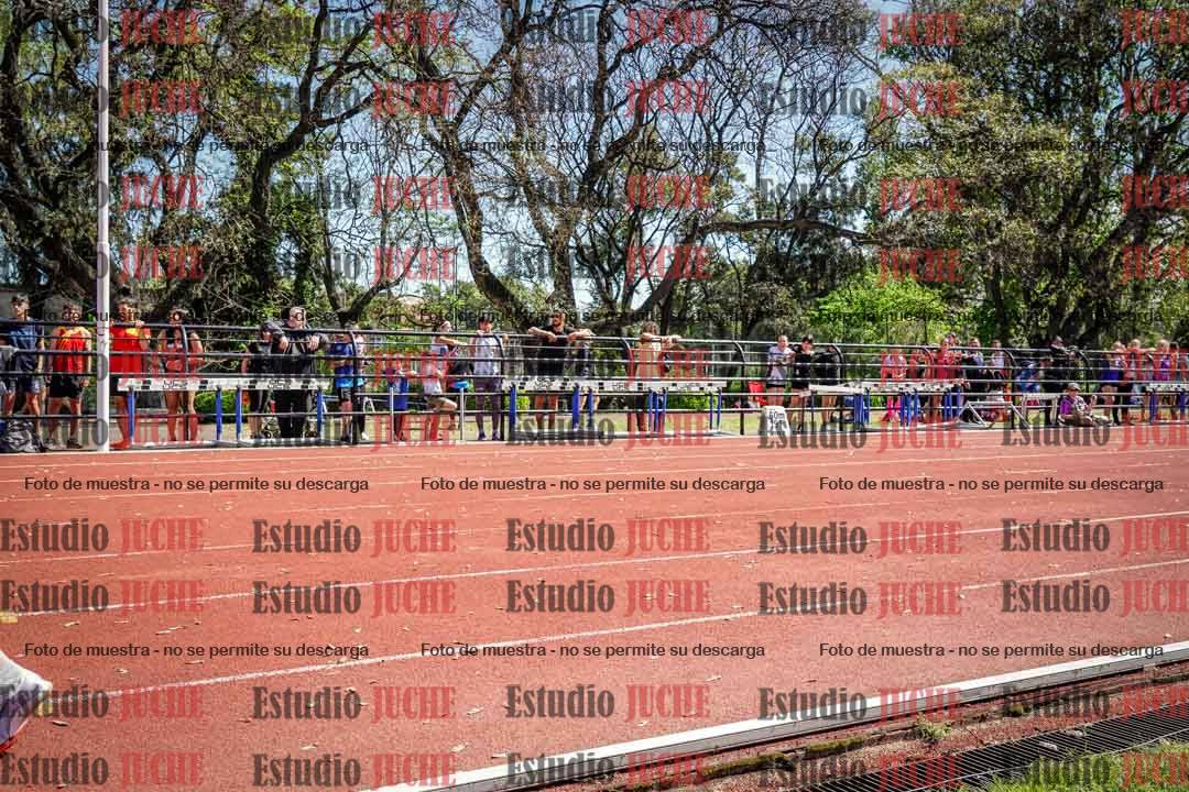 Fotos de los 80 m llanos de varones