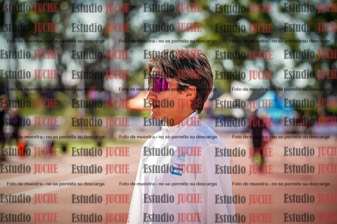 Fotos de algunos extras y podios del día 2