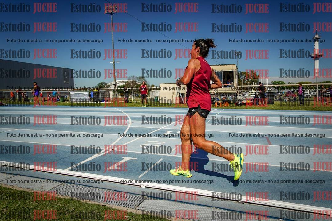 Fotos de los 5000 m de mujeres y varones - serie 2