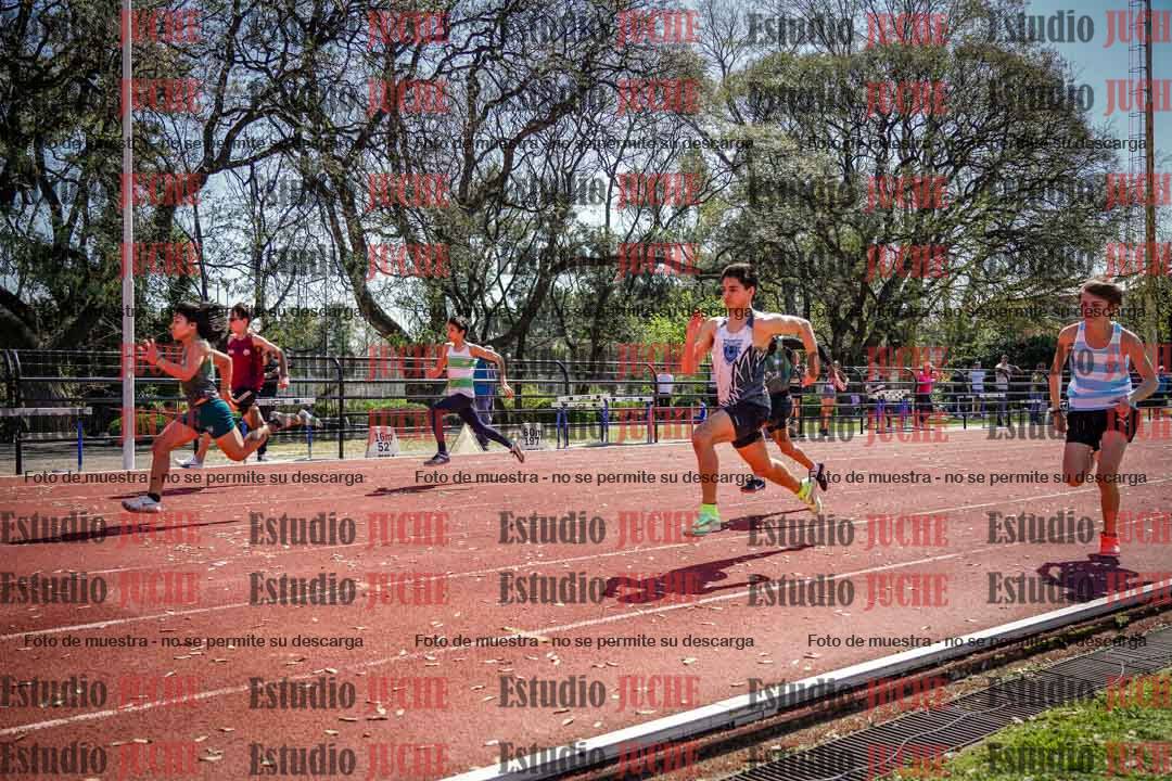 Fotos de los 80 m llanos de varones