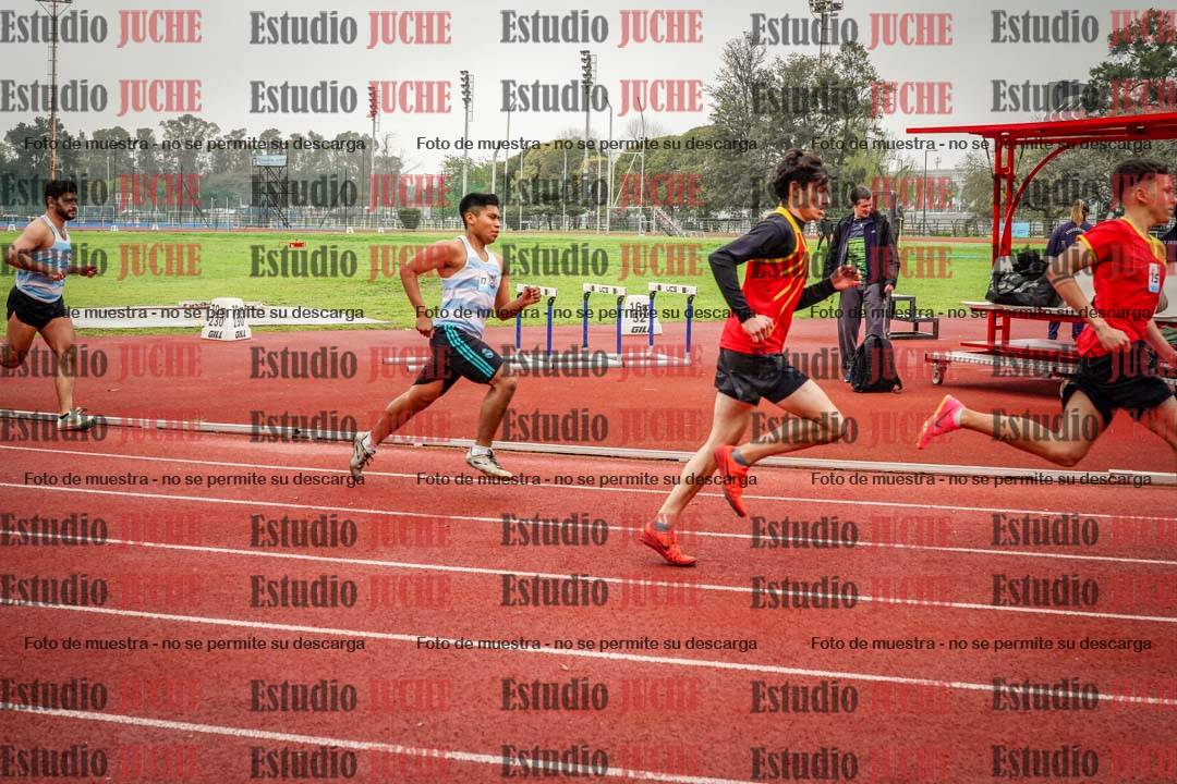 Fotos de los 800 m llanos de varones