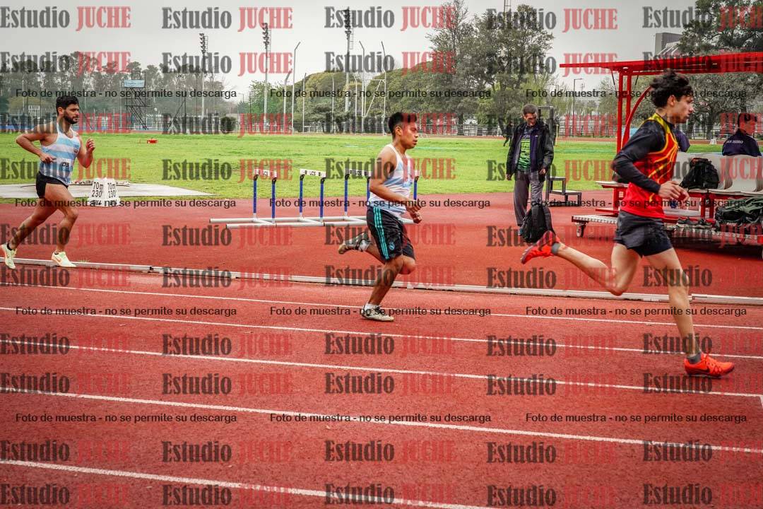 Fotos de los 800 m llanos de varones
