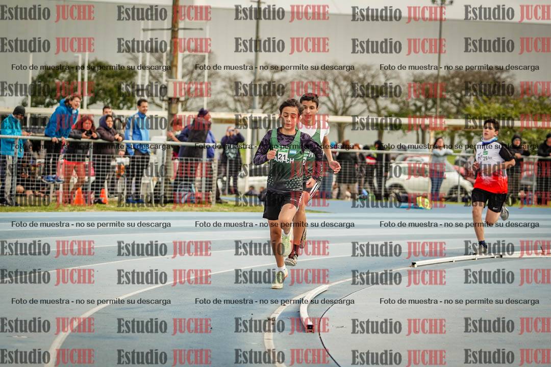 Fotos de los 600 m llanos de varones