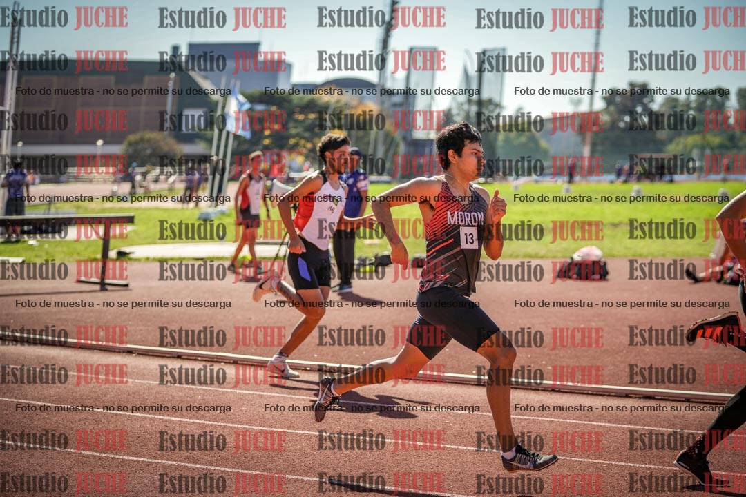 Fotos de los 800 m llanos de varones