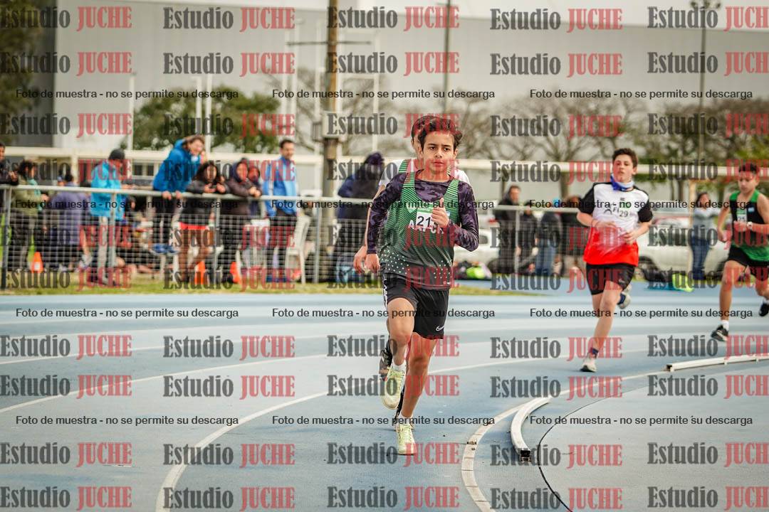 Fotos de los 600 m llanos de varones