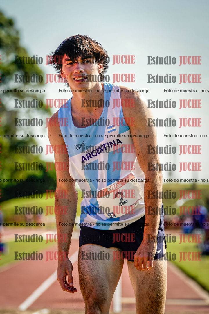 Fotos del salto en largo de varones - deca 2