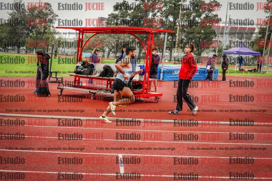 Fotos de los 800 m llanos de varones