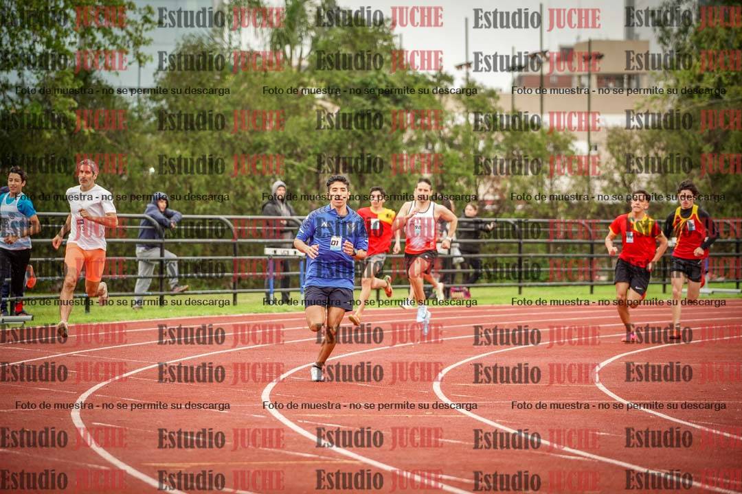 Fotos de los 800 m llanos de varones