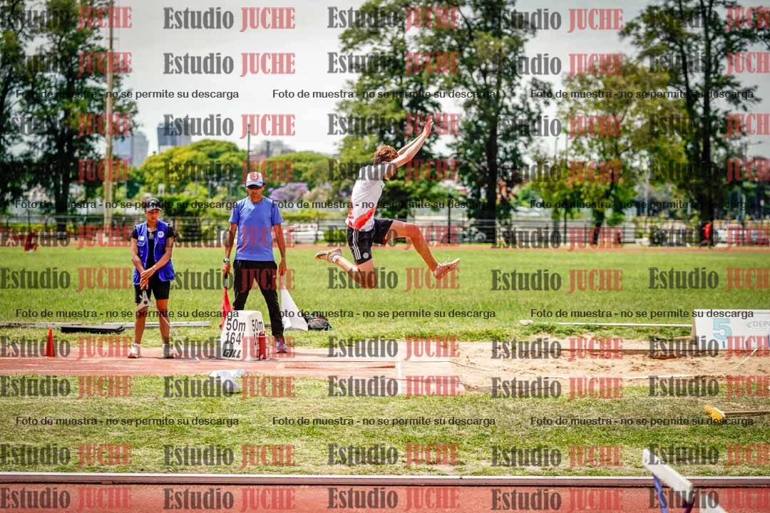 Fotos del salto en largo de varones
