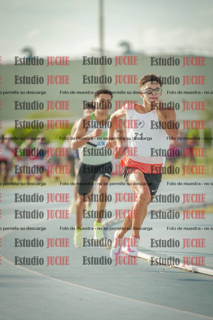 Fotos de los 800 m llanos de varones