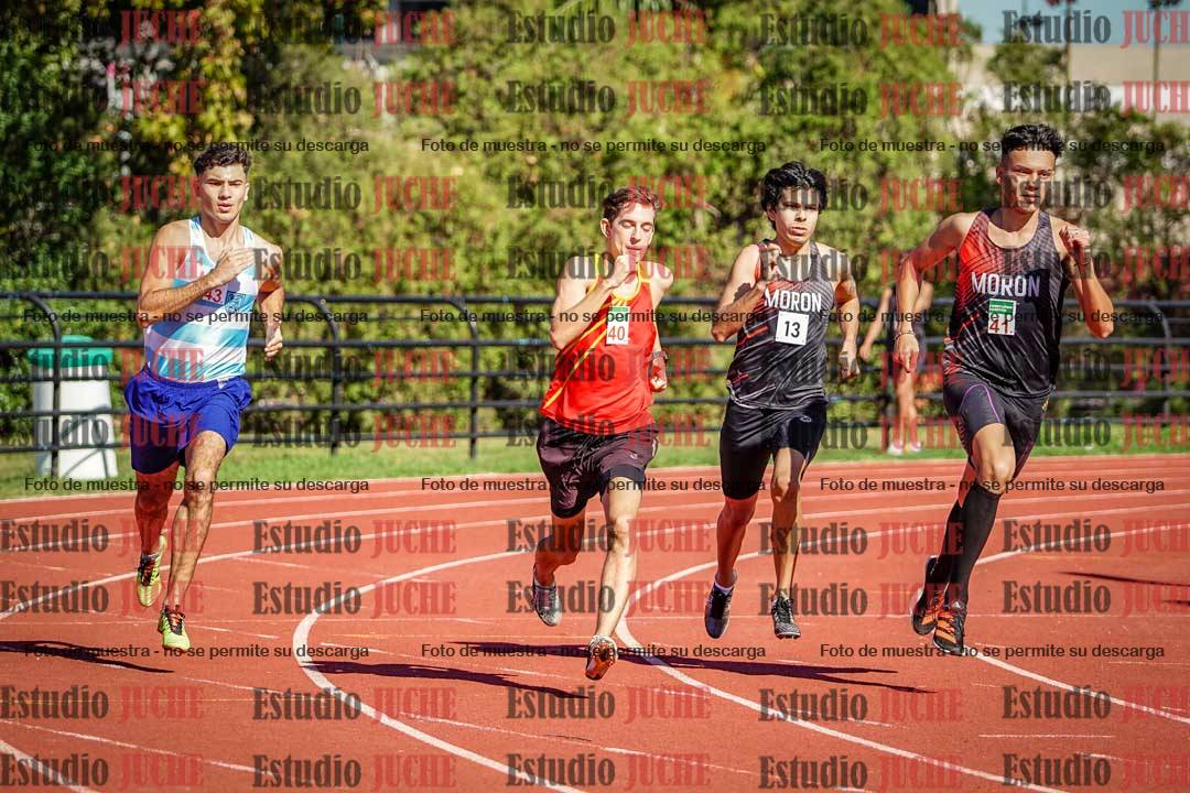 Fotos de los 800 m llanos de varones