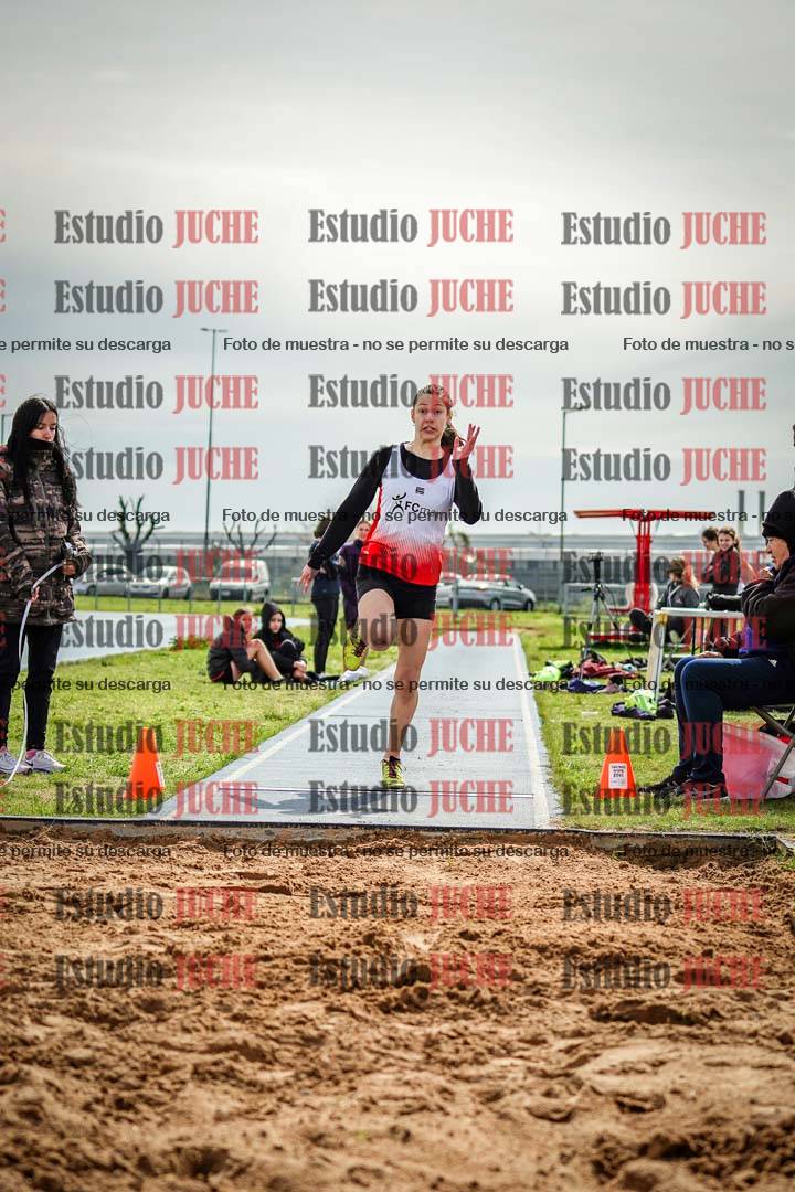 Fotos del salto en largo de mujeres - todas las categorías (incluye combinadas)
