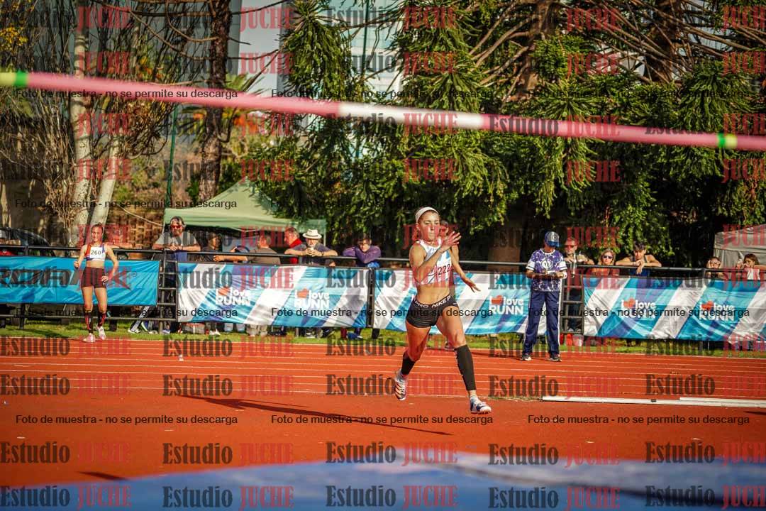 Fotos del salto en alto de mujeres