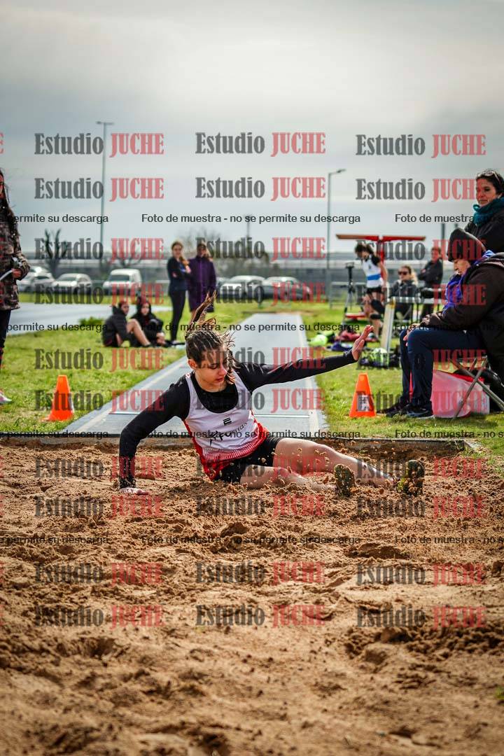 Fotos del salto en largo de mujeres - todas las categorías (incluye combinadas)