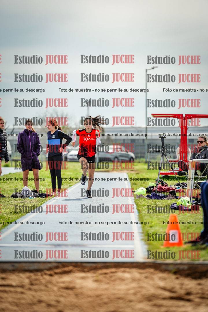 Fotos del salto en largo de mujeres - todas las categorías (incluye combinadas)