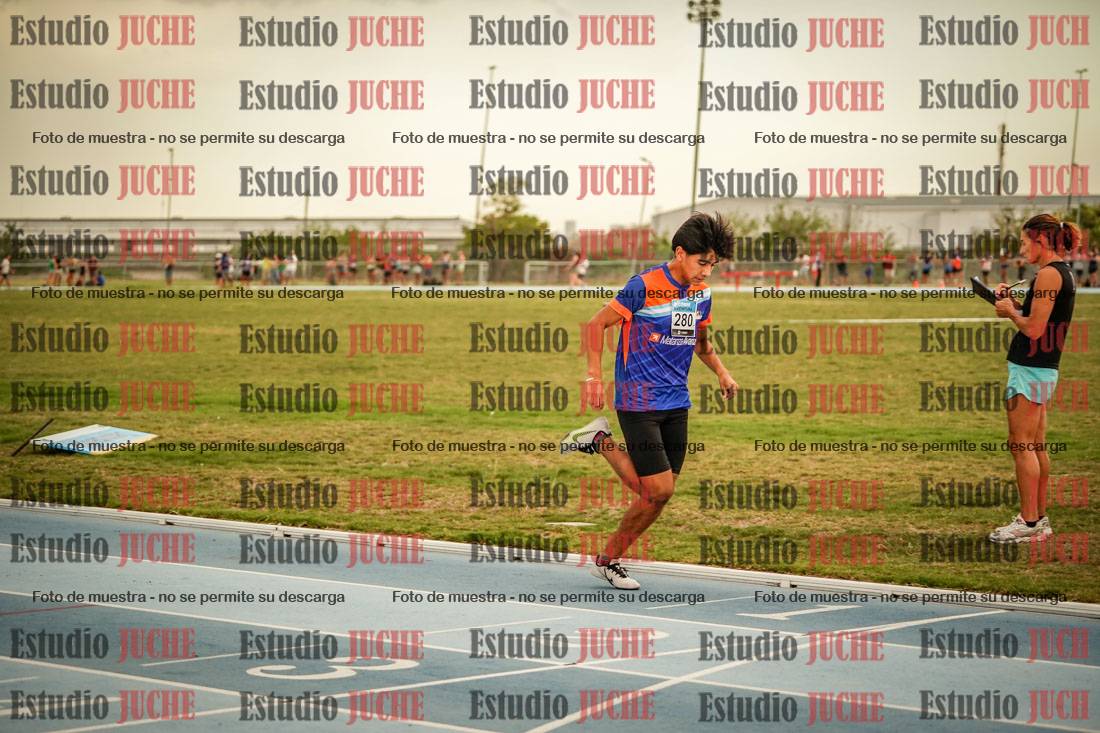 Fotos de los 600 m llanos de varones