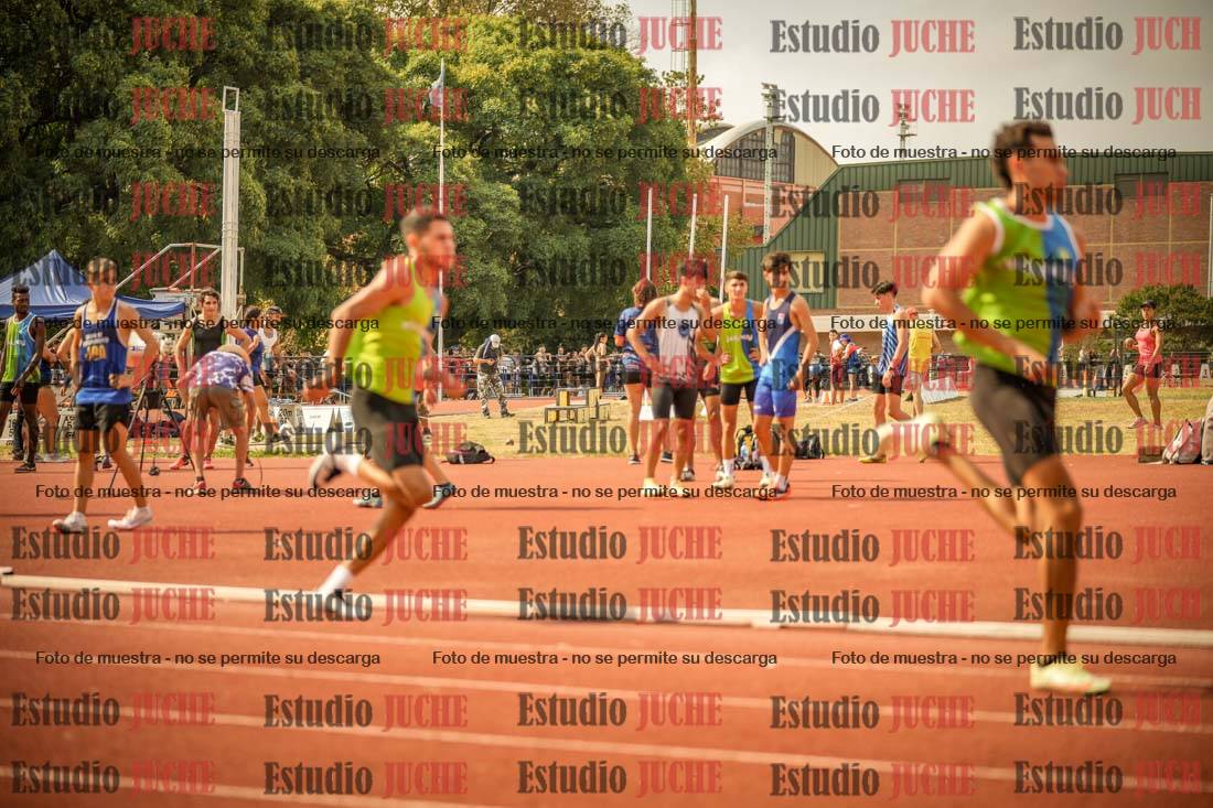Fotos de los 400 m llanos de varones