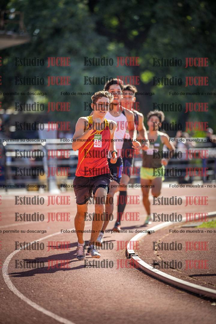 Fotos de los 800 m llanos de varones