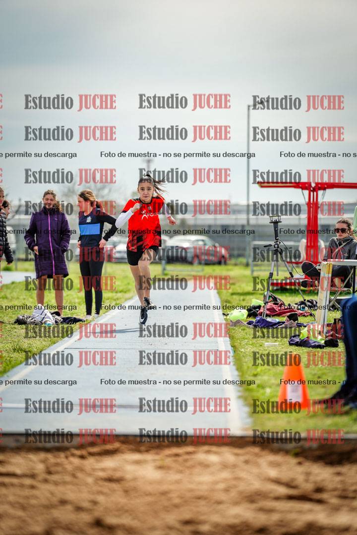 Fotos del salto en largo de mujeres - todas las categorías (incluye combinadas)