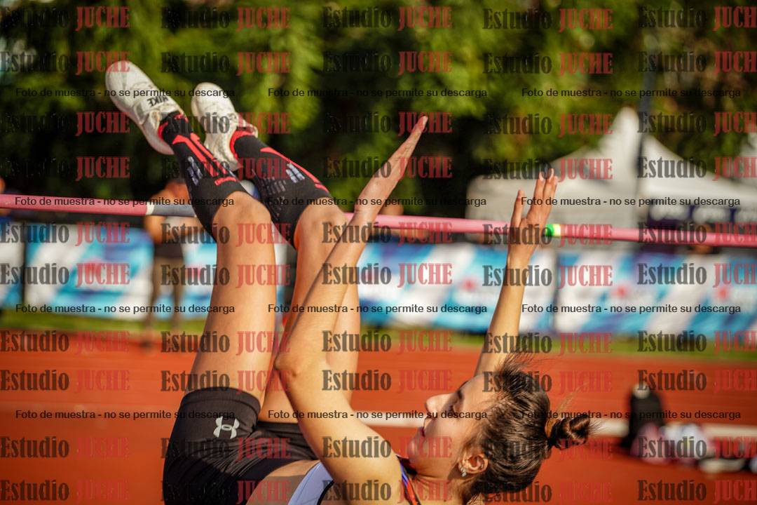 Fotos del salto en alto de mujeres