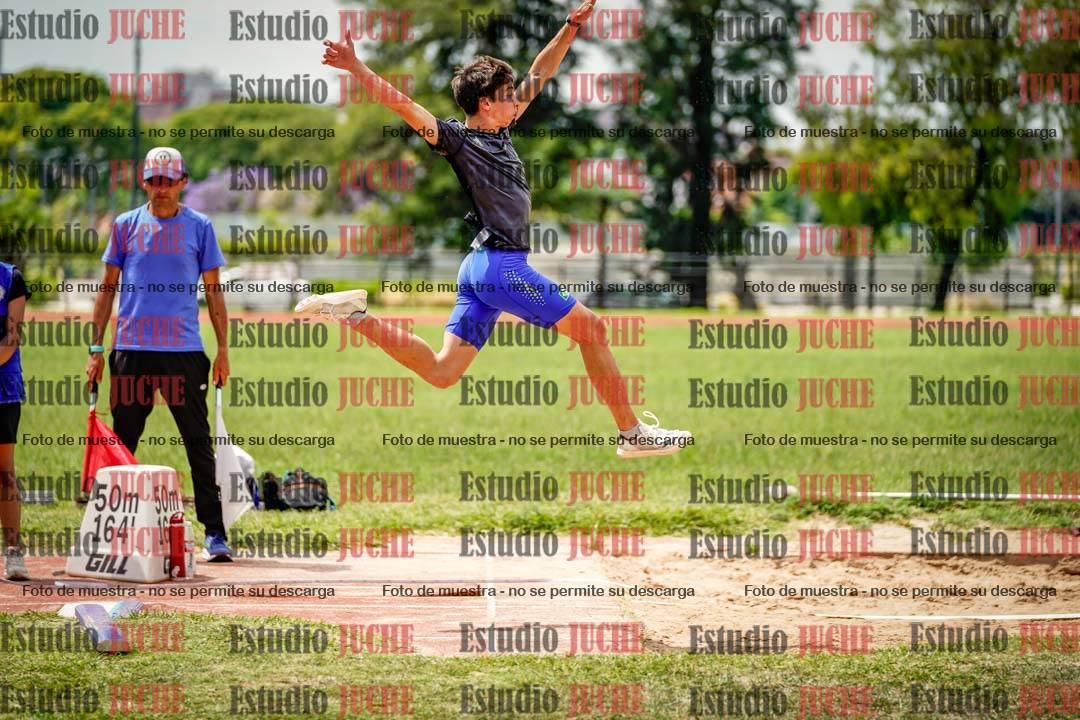 Fotos del salto en largo de varones