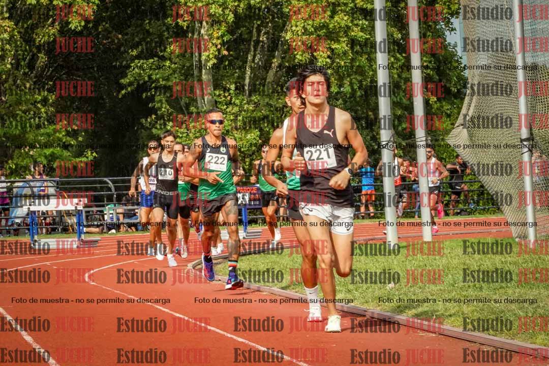 Fotos de los 3000 m llanos de varones