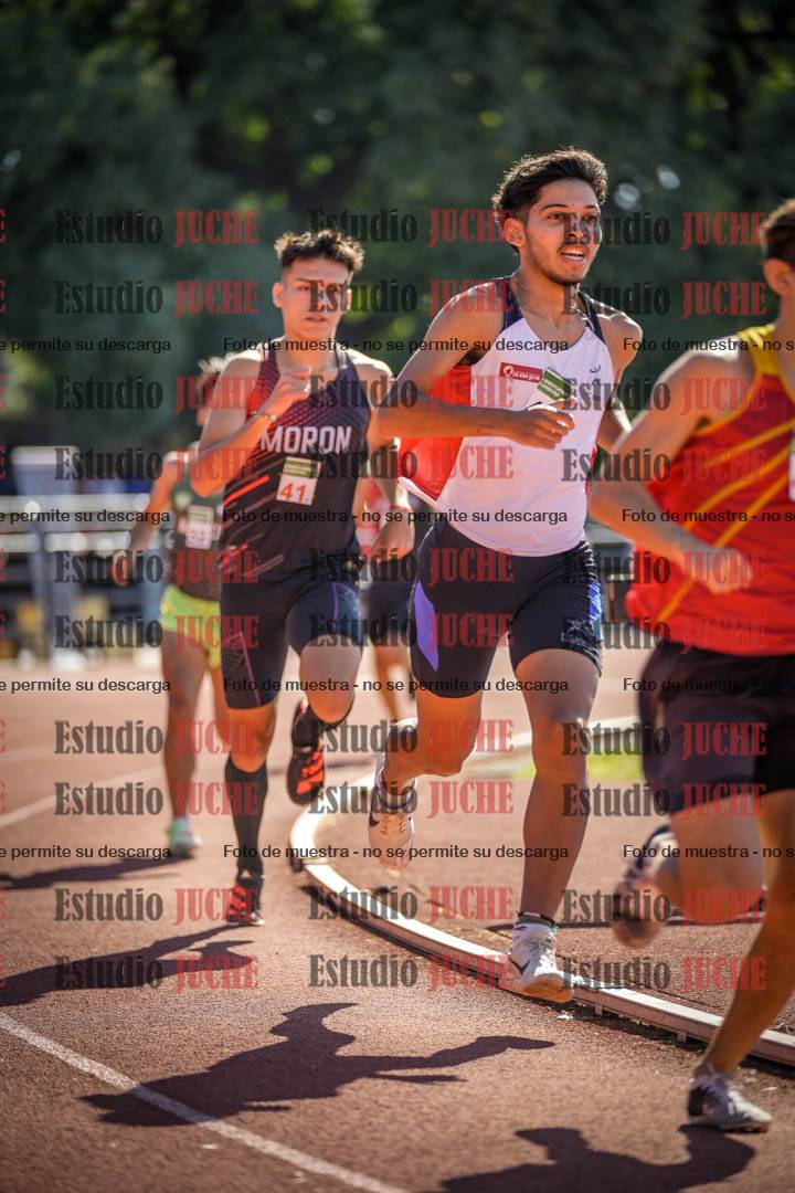 Fotos de los 800 m llanos de varones