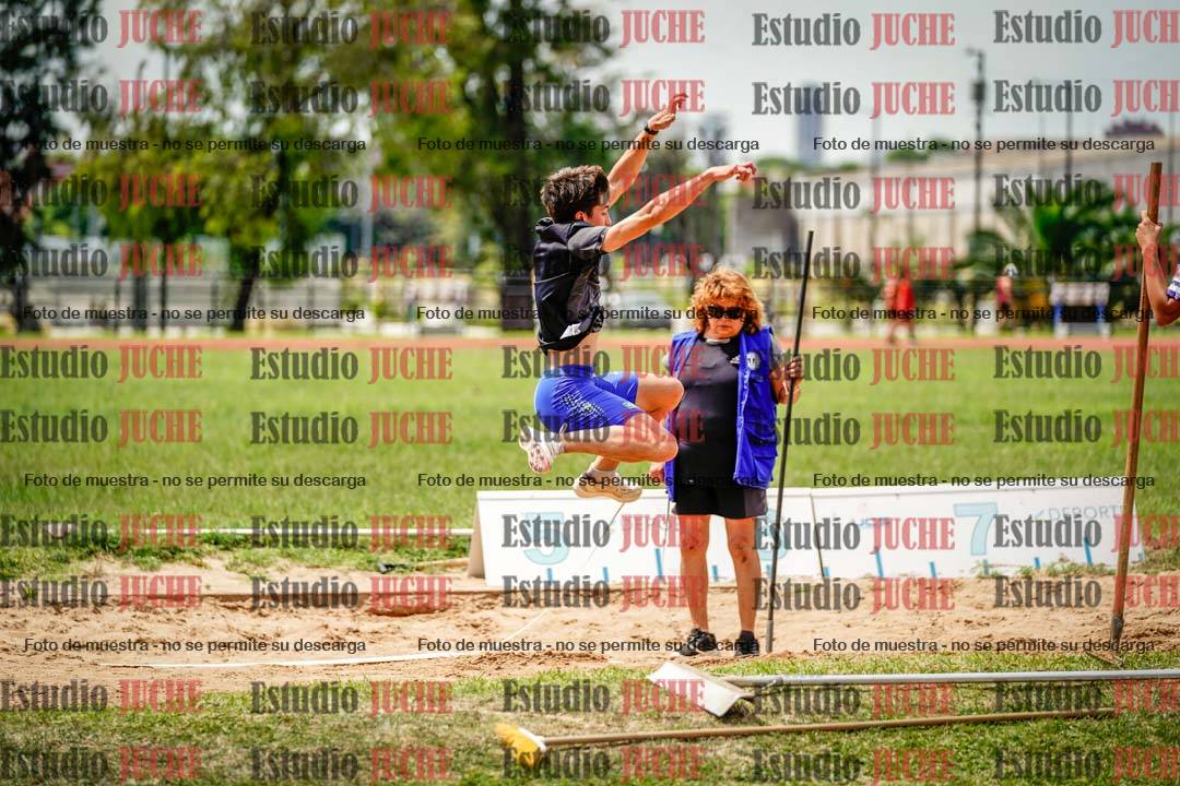 Fotos del salto en largo de varones