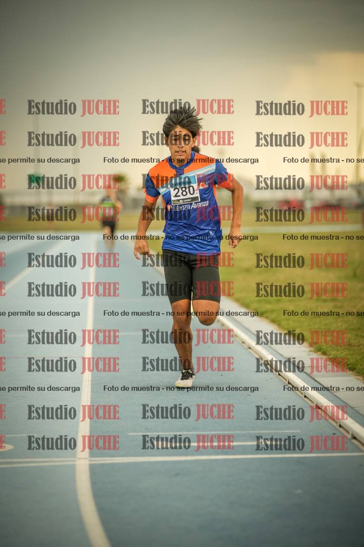 Fotos de los 600 m llanos de varones