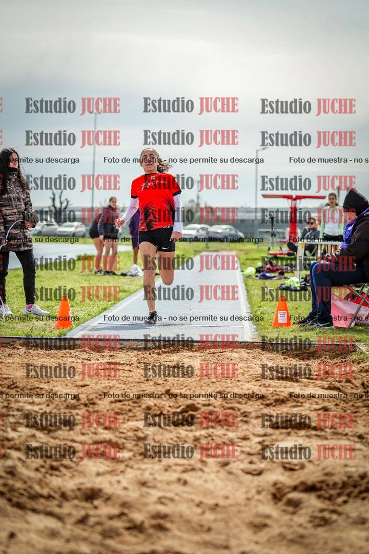 Fotos del salto en largo de mujeres - todas las categorías (incluye combinadas)
