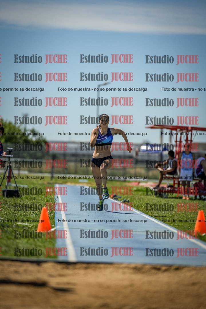 Fotos del salto triple de varones y mujeres - todas las tablas