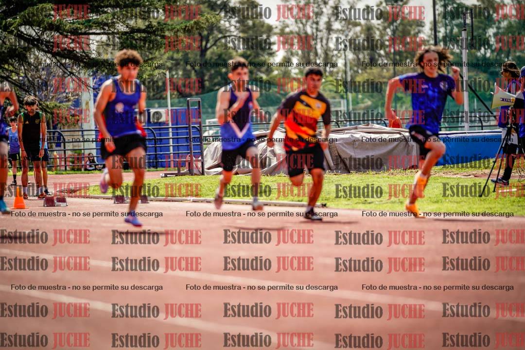 Fotos de los 80 m llanos de varones