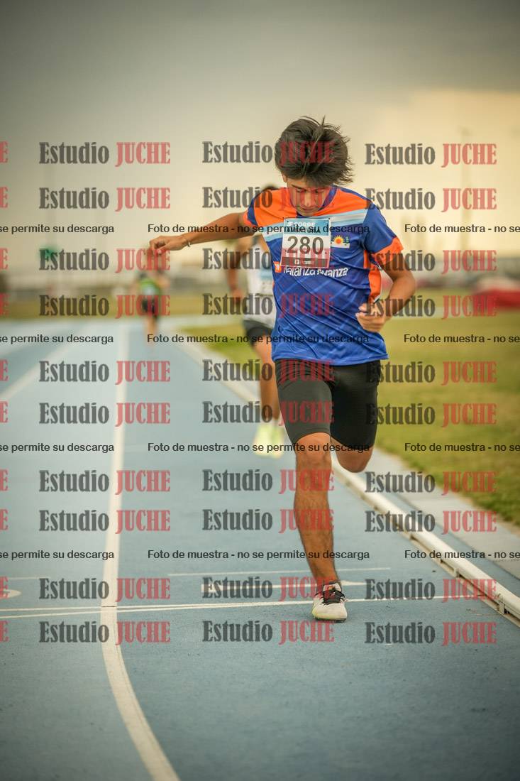 Fotos de los 600 m llanos de varones