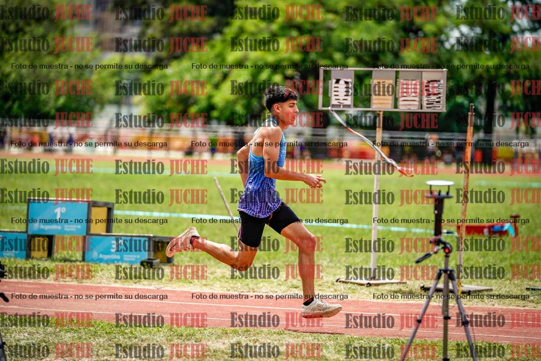 Fotos del salto en largo de varones