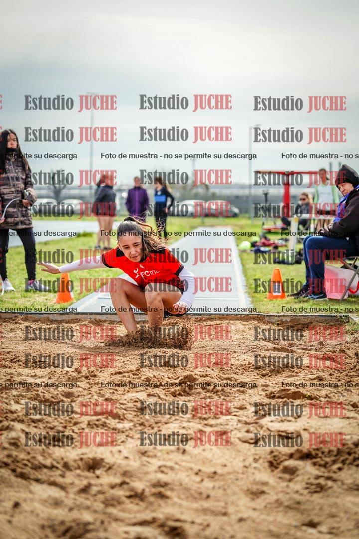 Fotos del salto en largo de mujeres - todas las categorías (incluye combinadas)
