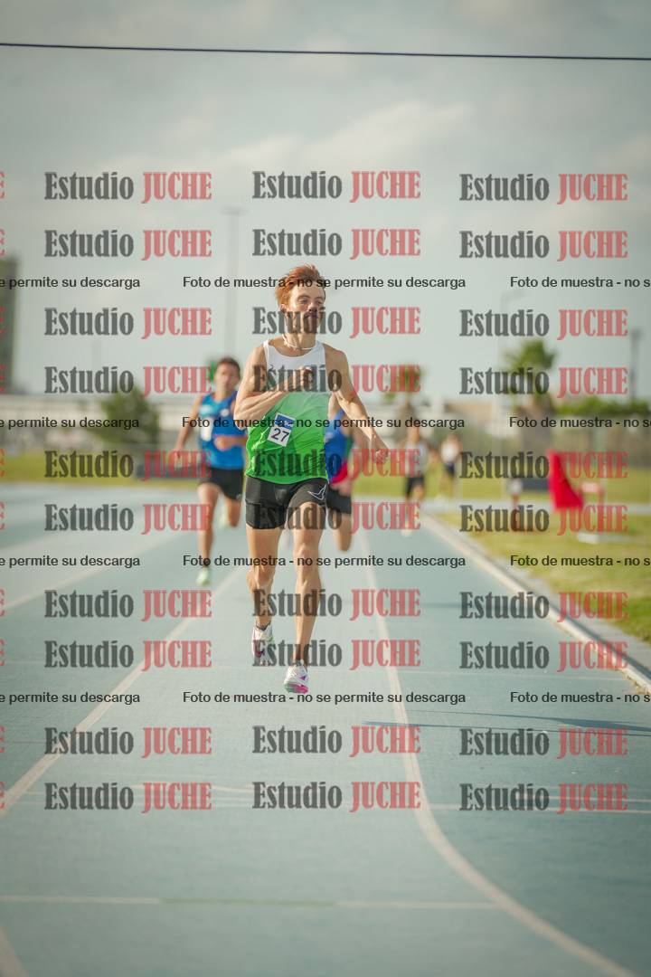 Fotos de los 800 m llanos de varones