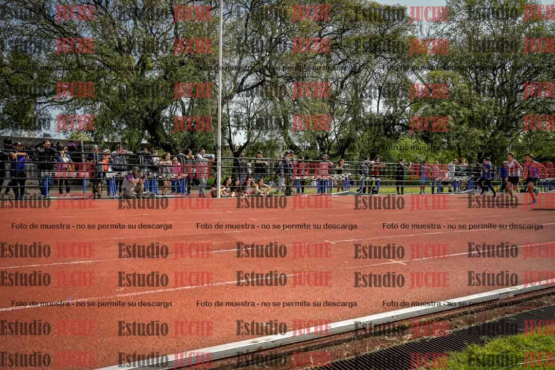 Fotos de los 80 m llanos de varones