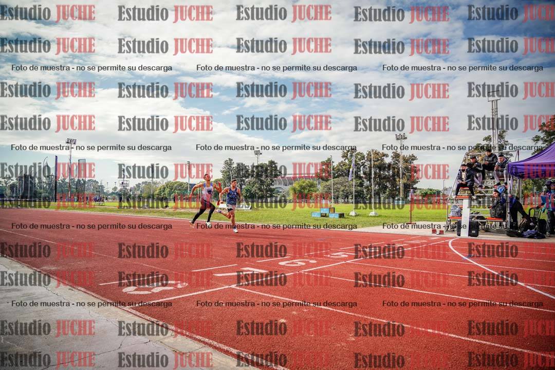 Fotos de los 400 m con vallas de varones