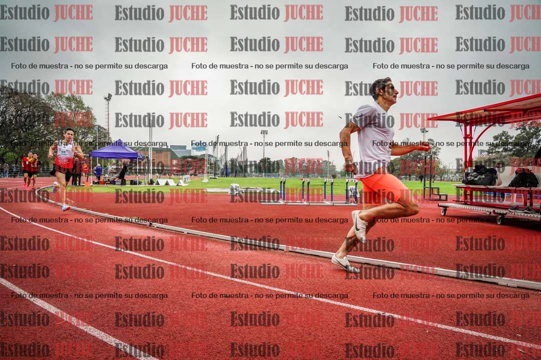 Fotos de los 800 m llanos de varones