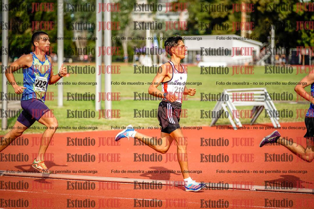 Fotos de los 3000 m llanos de varones