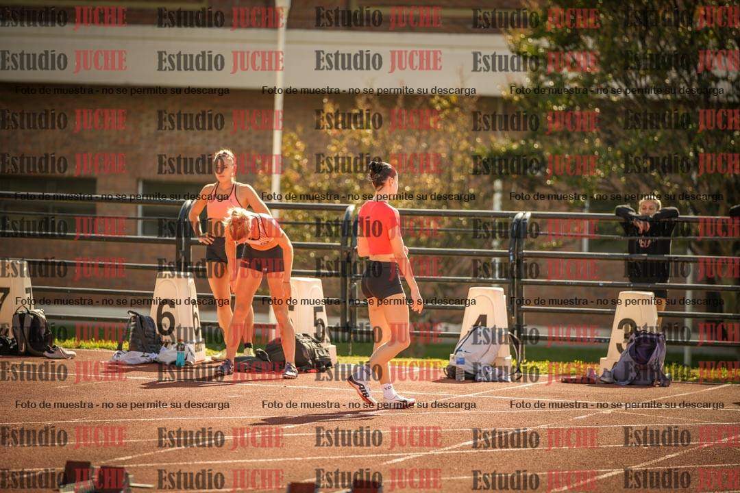 Fotos de los 100 m con vallas de mujeres