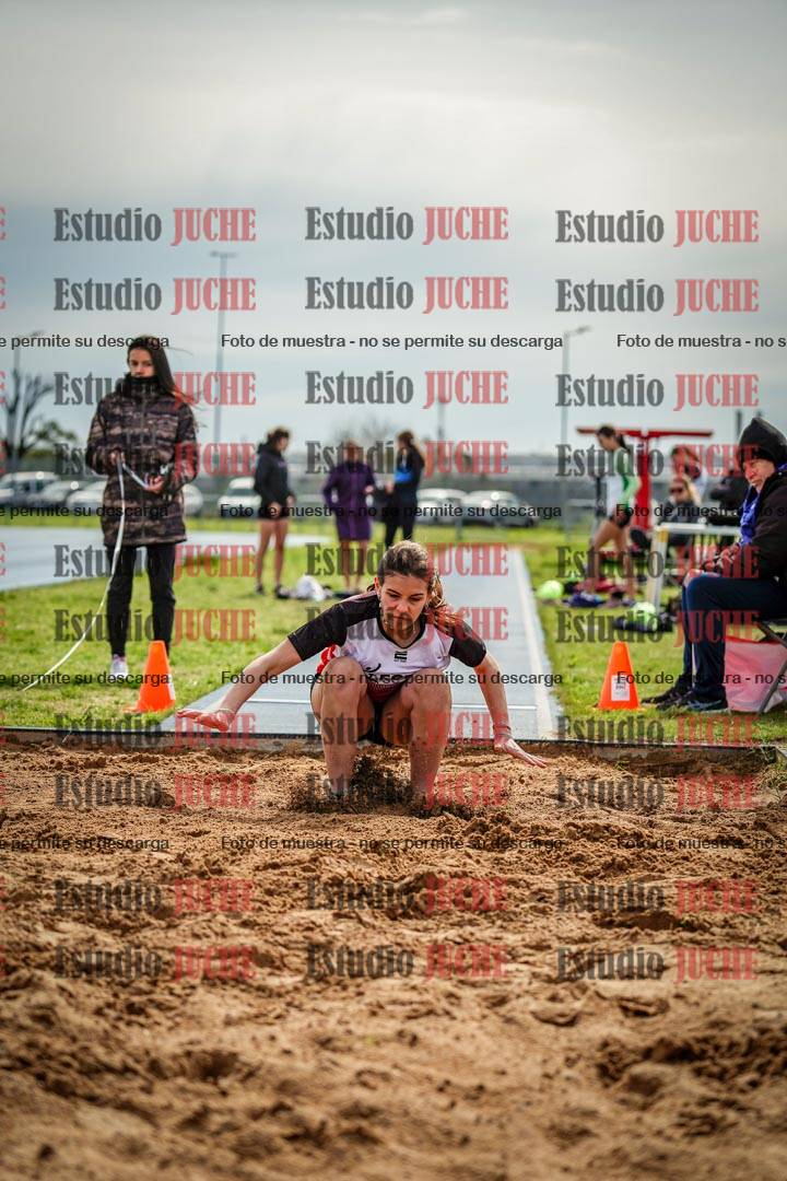 Fotos del salto en largo de mujeres - todas las categorías (incluye combinadas)