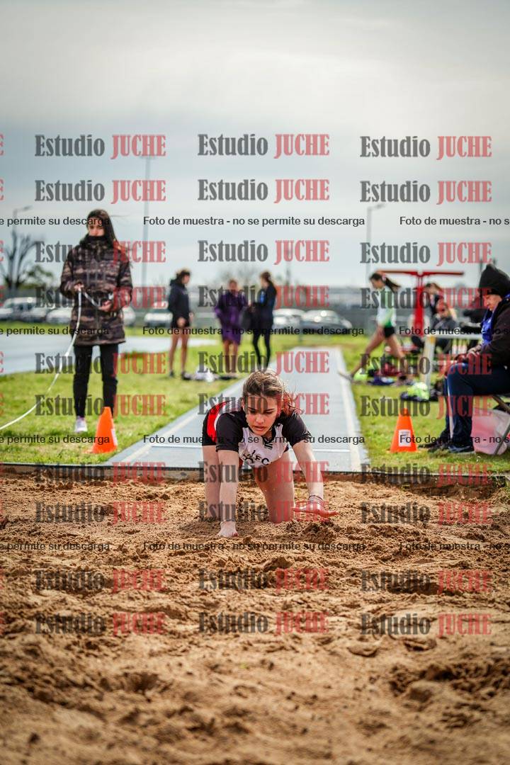 Fotos del salto en largo de mujeres - todas las categorías (incluye combinadas)