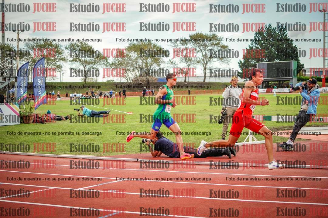 Fotos de los 800 m llanos de varones - FINAL