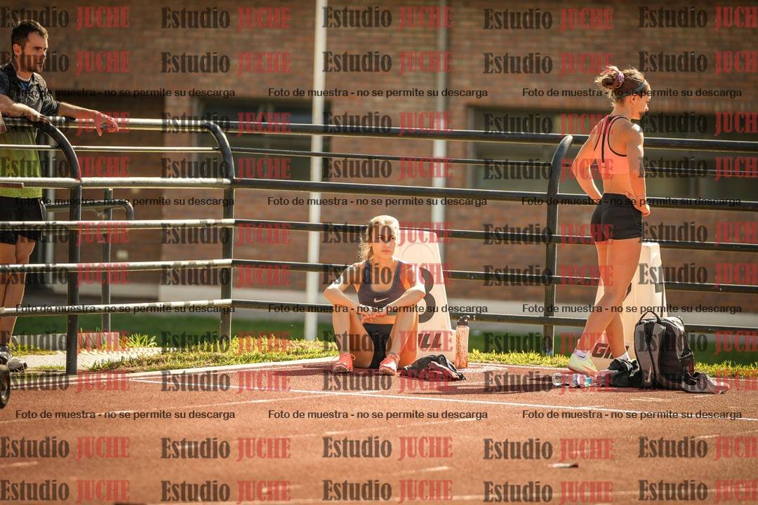 Fotos de los 100 m con vallas de mujeres
