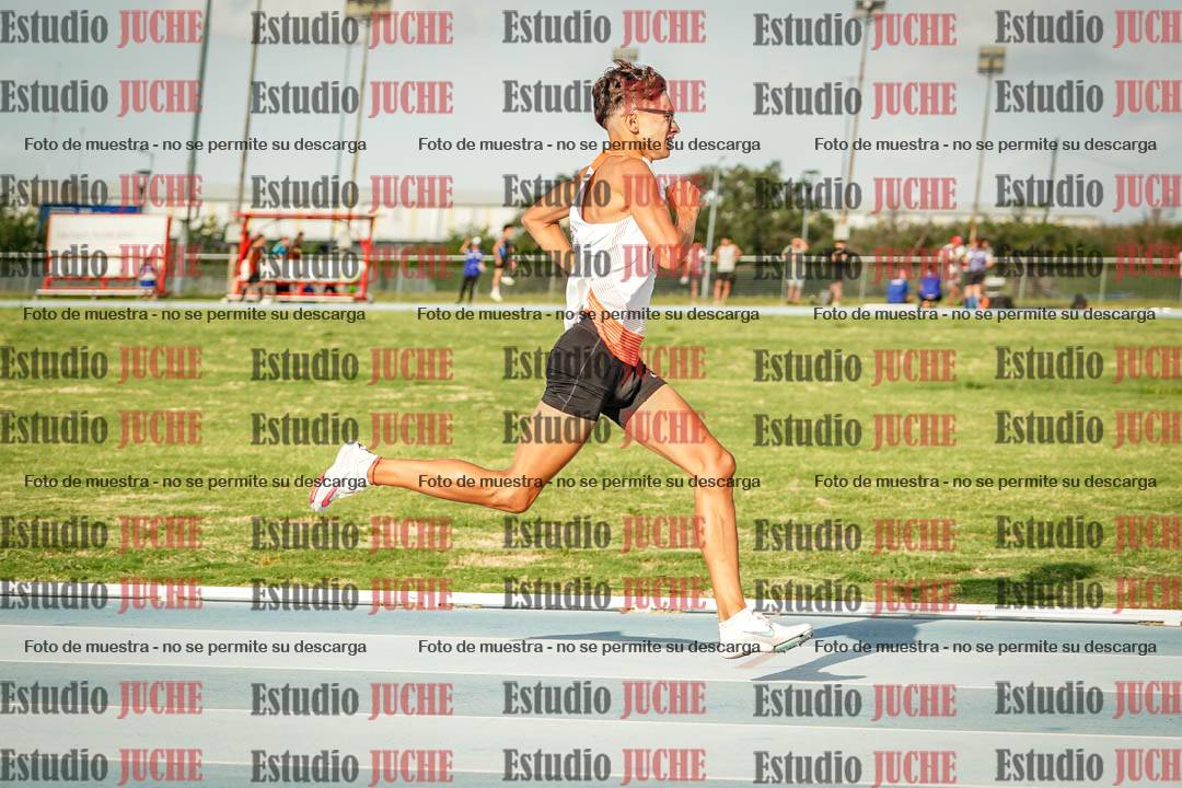Fotos de los 800 m llanos de varones