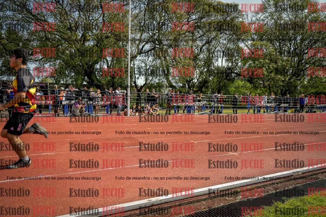 Fotos de los 80 m llanos de varones