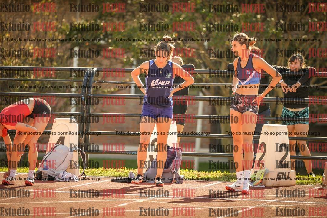 Fotos de los 100 m con vallas de mujeres
